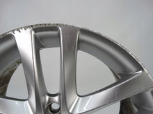 Laden Sie das Bild in den Galerie-Viewer, 1x Alufelge 18 Zoll 7.5&quot; 5x108 52,5ET Glanz Silber 31381456 Volvo S60 V60 V40