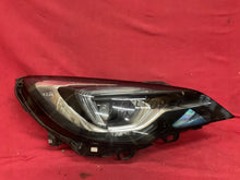 Laden Sie das Bild in den Galerie-Viewer, Frontscheinwerfer Opel Astra 39077807 7963200002 Full LED Rechts Headlight SCH7296860420hm
