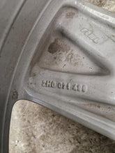 Load image into Gallery viewer, 1x Alufelge 19 Zoll 8.0" 5x120 43ET 2H0071499 VW Amarok Transporter Rim Wheel FEL4976931845ea