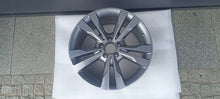 Laden Sie das Bild in den Galerie-Viewer, 1x Alufelge 18 Zoll 8.5&quot; 5x112 A2054012902 Mercedes-Benz W205 A205 Rim Wheel