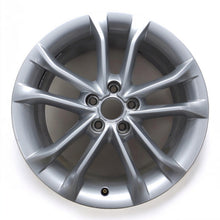 Load image into Gallery viewer, 1x Alufelge 18 Zoll 7.0&quot; 5x112 43ET 8U0601025R Audi Q3 Rim Wheel