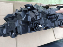 Laden Sie das Bild in den Galerie-Viewer, Frontscheinwerfer Skoda Octavia IV 5E4941016B LED Rechts Scheinwerfer Headlight SCH9084943523mu