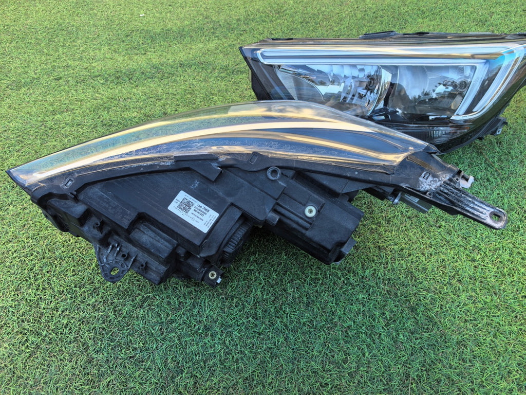 Frontscheinwerfer Opel Crossland X 13467968 13467967 Full LED Rechts oder Links SCH8165722277cy