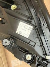 Laden Sie das Bild in den Galerie-Viewer, Frontscheinwerfer Mercedes-Benz A2149066102 LED Links Scheinwerfer Headlight SCH8734636920bu