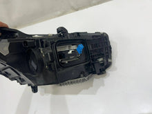 Laden Sie das Bild in den Galerie-Viewer, Frontscheinwerfer Mercedes-Benz W206 A2069062903 Ein Stück (Rechts oder Links) SCH1074423605jy