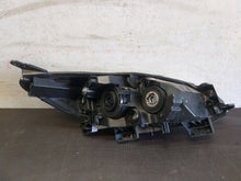 Laden Sie das Bild in den Galerie-Viewer, Frontscheinwerfer Mazda 5 V C513-51040 Xenon Links Scheinwerfer Headlight