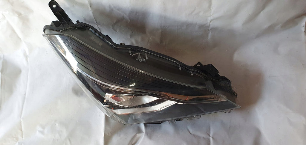 Frontscheinwerfer Toyota Yaris Rechts Scheinwerfer Headlight