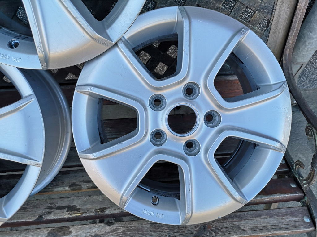 1x Alufelge 16 Zoll 6.5" 5x120 62ET Glanz Silber 2H0071496 VW Amarok Rim Wheel