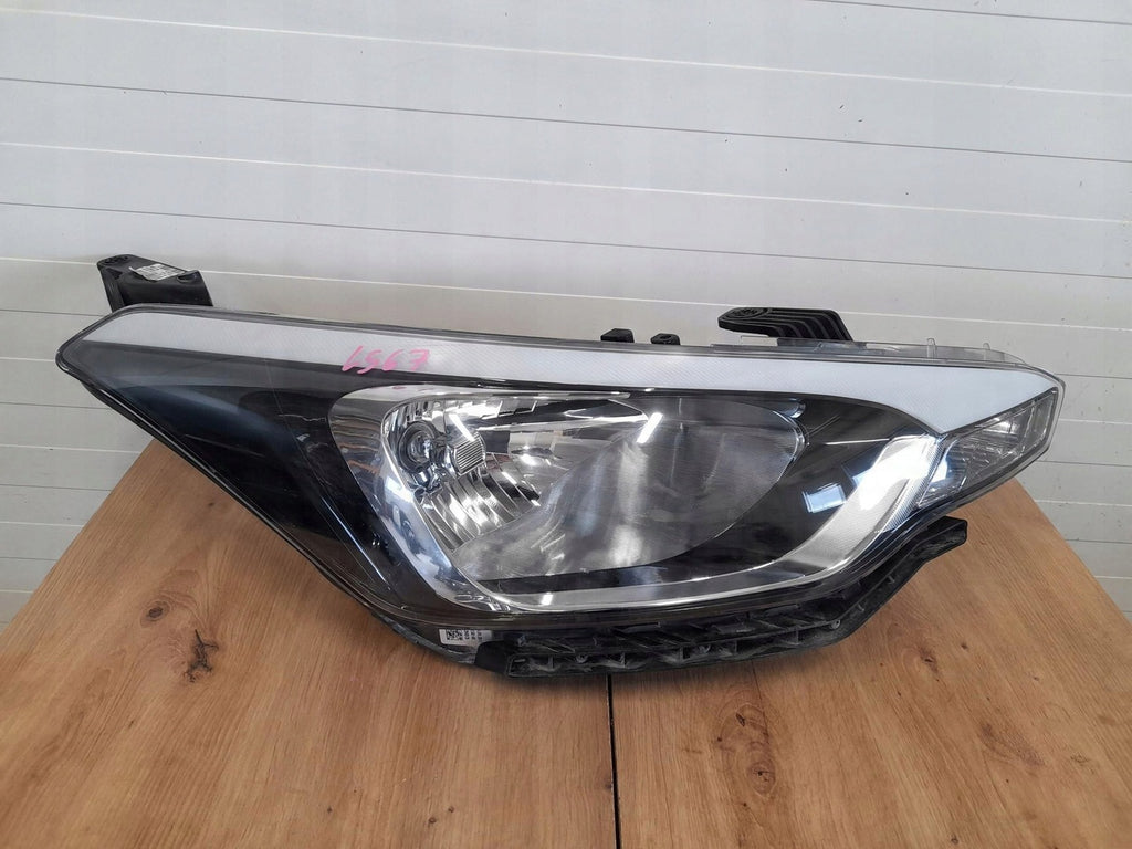Frontscheinwerfer Hyundai I20 92102C8000 Vorderseite Scheinwerfer Headlight