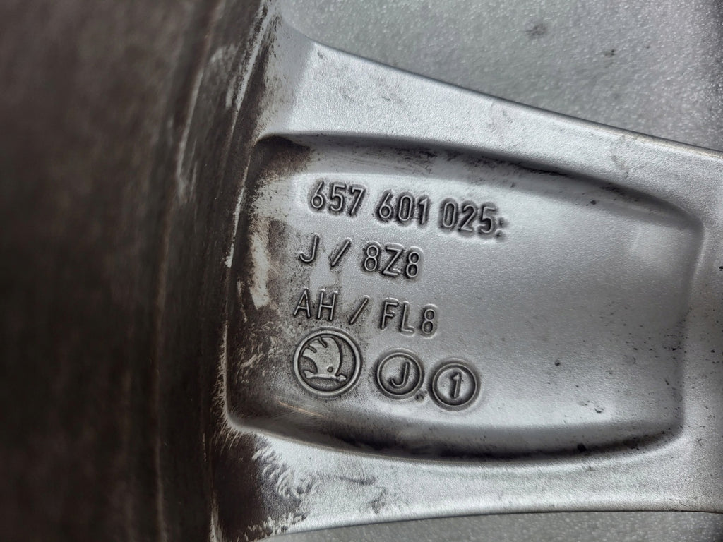 1x Alufelge 16 Zoll 6.0" 5x100 35ET Glanz Silber 657601025J Skoda Scala Kamiq FEL3017938093ch