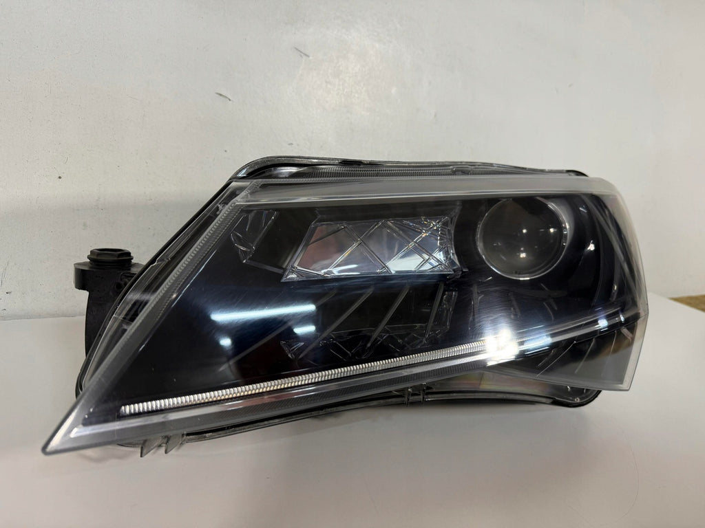 Frontscheinwerfer Skoda Superb III 3V1941015B Bi-Xenon Links Headlight SCH4241567325du
