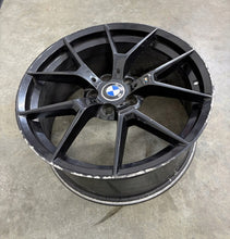Laden Sie das Bild in den Galerie-Viewer, 1x Alufelge 19 Zoll 8.5" 5x120 BMW 1 Rim Wheel FEL4796032069nw
