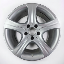 Laden Sie das Bild in den Galerie-Viewer, 1x Alufelge 17 Zoll 8.5&quot; 5x112 48ET A2124015902 Mercedes-Benz W212 Rim Wheel