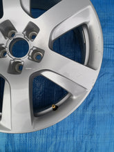 Load image into Gallery viewer, 1x Alufelge 17 Zoll 7.0&quot; 5x112 25ET Silber 4G8601025H Audi C7 Rim Wheel