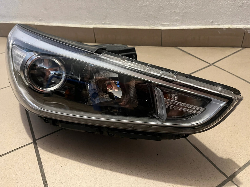 Frontscheinwerfer Hyundai I30 III 92102-G4000 Halogen Rechts Headlight