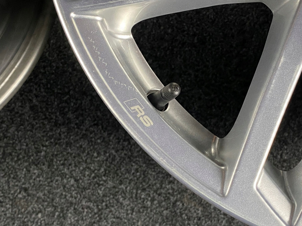 1x Alufelge 18 Zoll 8.5" 5x112 50ET Glanz Silber 8S0601025M Audi Tt Rim Wheel