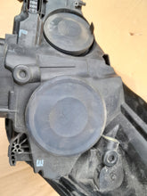 Load image into Gallery viewer, Frontscheinwerfer Ford Focus F1EB-13W029-AD Rechts Scheinwerfer Headlight