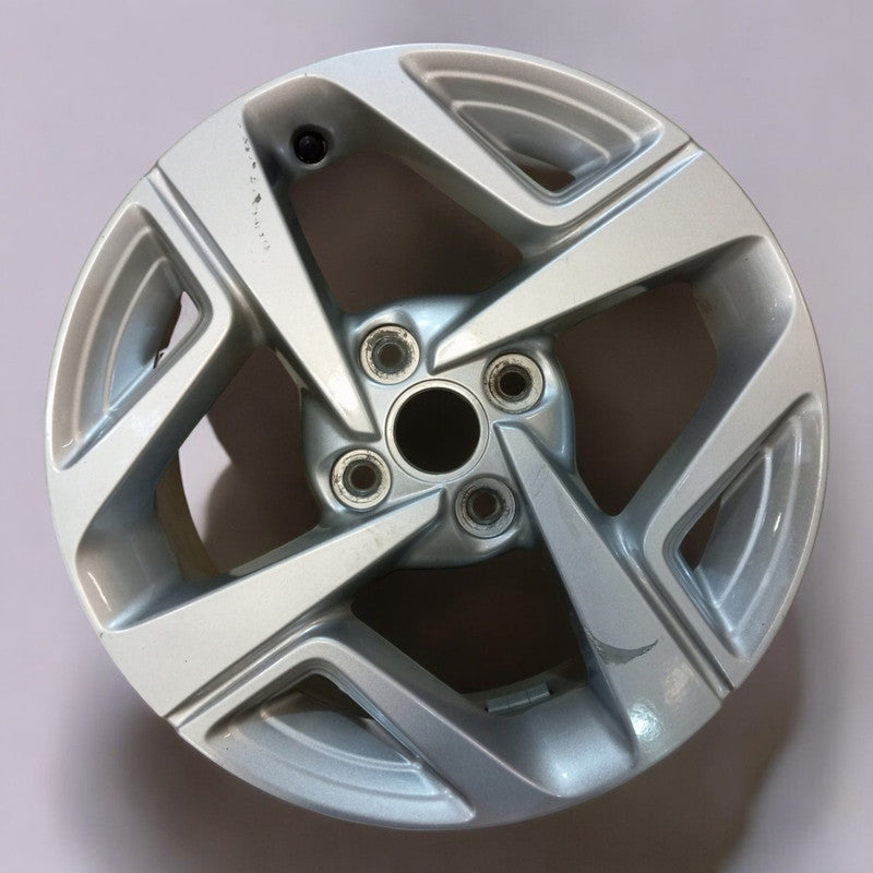 1x Alufelge 15 Zoll 6.0" 4x100 48ET Glanz Silber 52910-K7100 Hyundai I10 I20