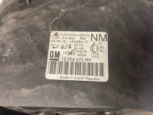 Laden Sie das Bild in den Galerie-Viewer, Frontscheinwerfer Opel Zafira B 0301214202 13252473 FALSE Scheinwerfer Headlight SCH3036081202ev