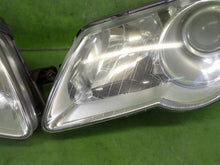 Load image into Gallery viewer, Frontscheinwerfer VW Passat 3C0941005M C0941006M Halogen Rechts oder Links