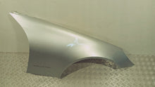 Laden Sie das Bild in den Galerie-Viewer, Kotflügel Mercedes-Benz Slk A1718810214 Vorne Rechts Silber