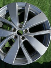 Laden Sie das Bild in den Galerie-Viewer, 1x Alufelge 20 Zoll 6.5&quot; 5x114.3 403006854R Renault Rim Wheel