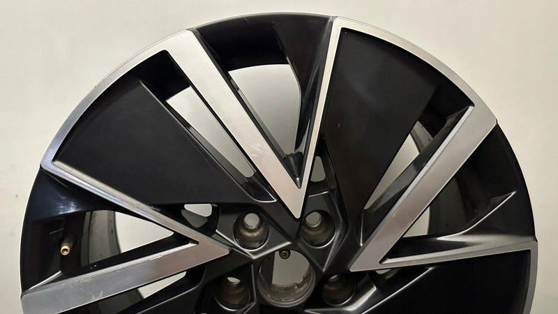 1x Alufelge 18 Zoll 7.5" 5x112 48ET Glanz Schwarz 5E3601025AD Skoda Octavia