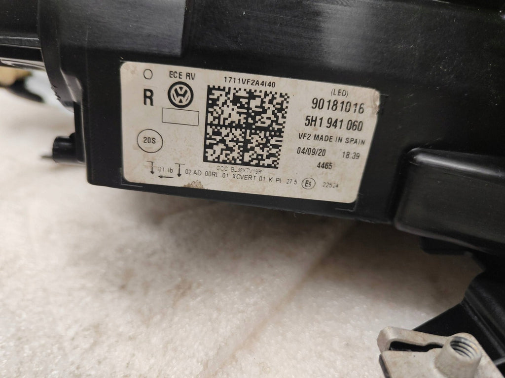 Frontscheinwerfer VW Golf VIII 5H1941060 Rechts Scheinwerfer Headlight SCH2341396361mu