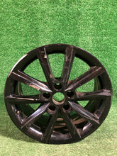 Laden Sie das Bild in den Galerie-Viewer, 1x Alufelge 17 Zoll 7.0&quot; 5x112 49ET 5E0601025BT Skoda Octavia Rim Wheel