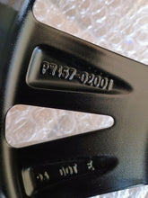Load image into Gallery viewer, 1x Alufelge 17 Zoll 7.0" 5x114.3 50ET Glanz Schwarz PW457-02001 Toyota Corolla FEL5443491626ca
