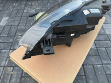 Laden Sie das Bild in den Galerie-Viewer, Frontscheinwerfer Ford Kuga LV4B-13E016-AN Full LED Rechts Headlight SCH4830277530la