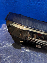 Laden Sie das Bild in den Galerie-Viewer, Frontscheinwerfer Renault Clio I V 260103507R Rechts Scheinwerfer Headlight SCH7913366508jf