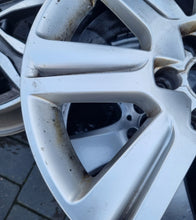 Laden Sie das Bild in den Galerie-Viewer, 1x Alufelge 17 Zoll 7.5" 5x112 45ET Glanz Silber 8K0601025B Audi A4 B8 Rim Wheel FEL8638424914by