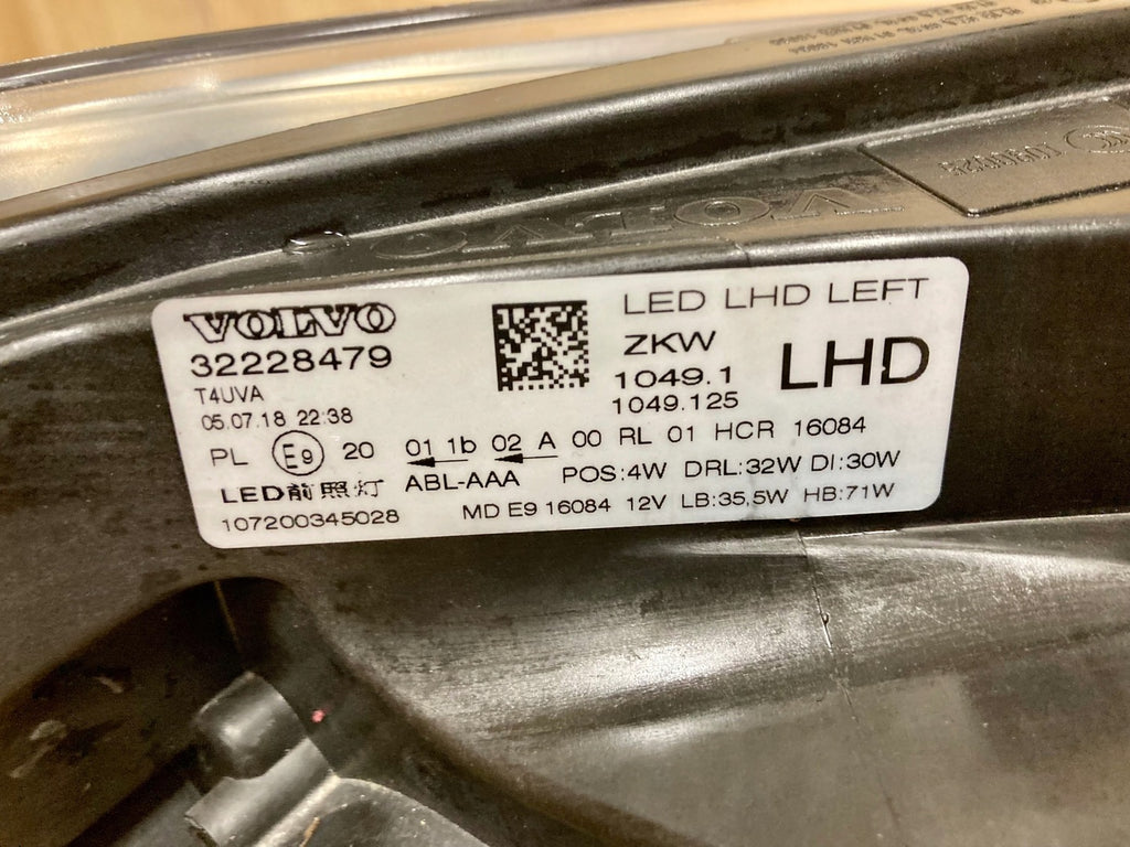 Frontscheinwerfer Volvo V40 32228479 LED Ein Stück (Rechts oder Links) Headlight SCH8645611621pv