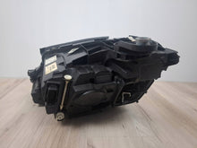 Laden Sie das Bild in den Galerie-Viewer, Frontscheinwerfer Mercedes-Benz W213 A2139067606 LED Rechts Headlight SCH7081635899si