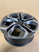 Laden Sie das Bild in den Galerie-Viewer, 1x Alufelge 19 Zoll 7.5&quot; 5x112 48ET Glanz Silber 5E3601025 Skoda Octavia