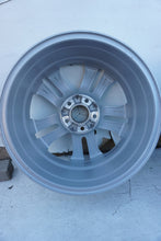 Laden Sie das Bild in den Galerie-Viewer, 4x Alufelge 17 Zoll 7.5" 5x112 45ET Glanz Silber A2074010602 Mercedes-Benz FEL7935654287dg