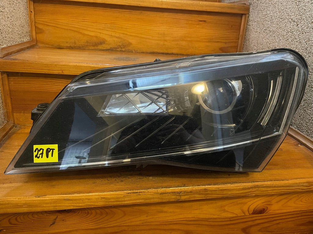Frontscheinwerfer Skoda Superb III Links Scheinwerfer Headlight