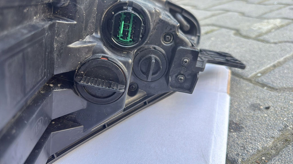 Frontscheinwerfer Kia Sportage Xenon Rechts Scheinwerfer Headlight SCH9503128079dc