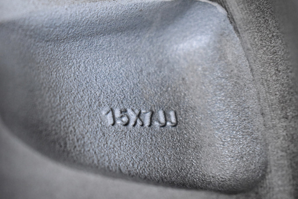 1x Alufelge 15 Zoll 7.0" 6x139.7 30ET Glanz Silber PZ0400K005 Toyota Hilux FEL5018955860ug