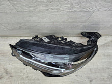Laden Sie das Bild in den Galerie-Viewer, Frontscheinwerfer Opel Corsa F 39162653KOD LED Links Scheinwerfer Headlight SCH3114188618ov