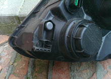 Load image into Gallery viewer, Frontscheinwerfer Hyundai H1 Starex 92102-4H0XX Rechts Scheinwerfer Headlight