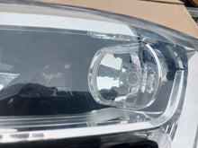 Laden Sie das Bild in den Galerie-Viewer, Frontscheinwerfer Renault Megane IV 260603157R 90060911 Links Headlight SCH5437093361xo