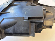Laden Sie das Bild in den Galerie-Viewer, Frontscheinwerfer Kia Sorento II 92102-2P140 Xenon Rechts Scheinwerfer Headlight SCH2513048685ry