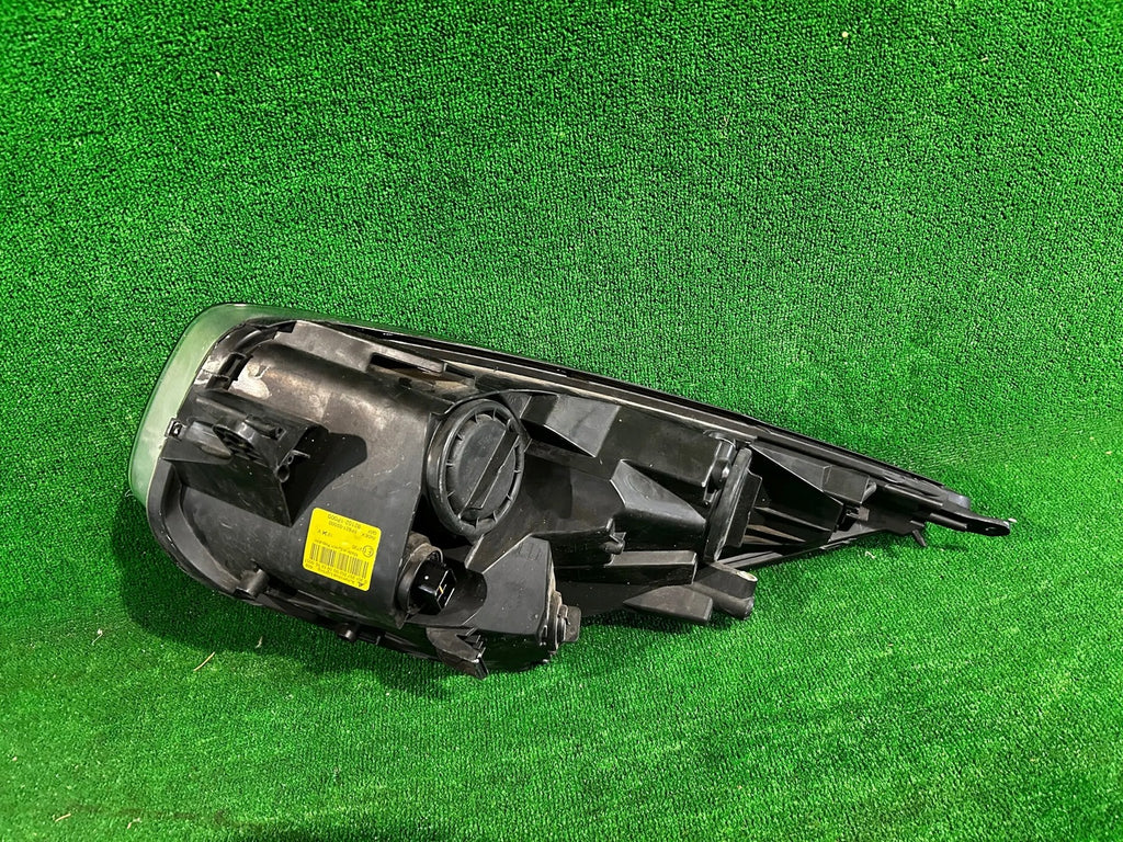 Frontscheinwerfer Kia Venga 921021P000 Rechts Scheinwerfer Headlight