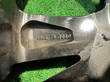 Laden Sie das Bild in den Galerie-Viewer, 1x Alufelge 18 Zoll 7.0&quot; 5x114.3 45ET 9965787080 Mazda Cx-30 Cx30 Rim Wheel