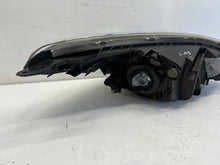 Laden Sie das Bild in den Galerie-Viewer, Frontscheinwerfer Mazda II Links Scheinwerfer Headlight