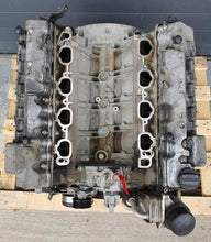 Load image into Gallery viewer, Motor Mercedes-Benz Clk 113968 5.0 306PS 225kW Benzin Engine Unkomplett