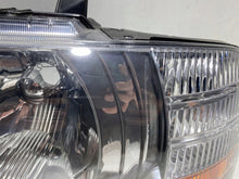 Laden Sie das Bild in den Galerie-Viewer, Frontscheinwerfer Mitsubishi Pajero III 10087419 12V6055W Links Headlight