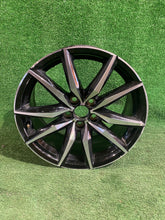 Laden Sie das Bild in den Galerie-Viewer, 1x Alufelge 18 Zoll 8.0" 5x114.3 40ET Glanz Schwarz Toyota Corolla Rim Wheel FEL8700762234op